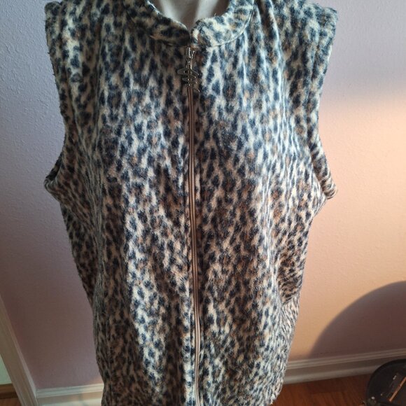 Tudor Court animal print vest - Picture 7 of 16